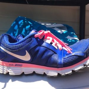 Nike Dual Fusion Pink and Blue Sneakers